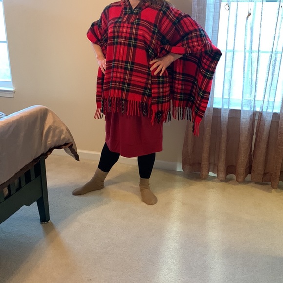 Vintage Poncho “Hunter”. 1971/72. Red plaid w/ lined hood & zipper neckline. - Picture 6 of 8